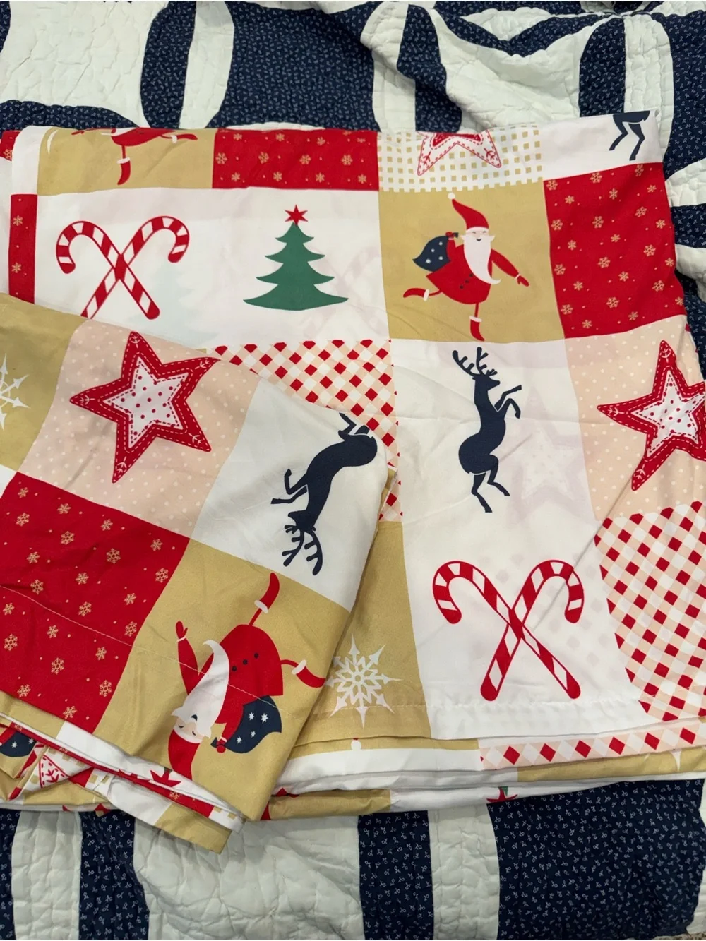 Festive Holiday Patchwork Quilt Pattern Duvet Cover & Shams